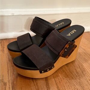 MIA Wedges